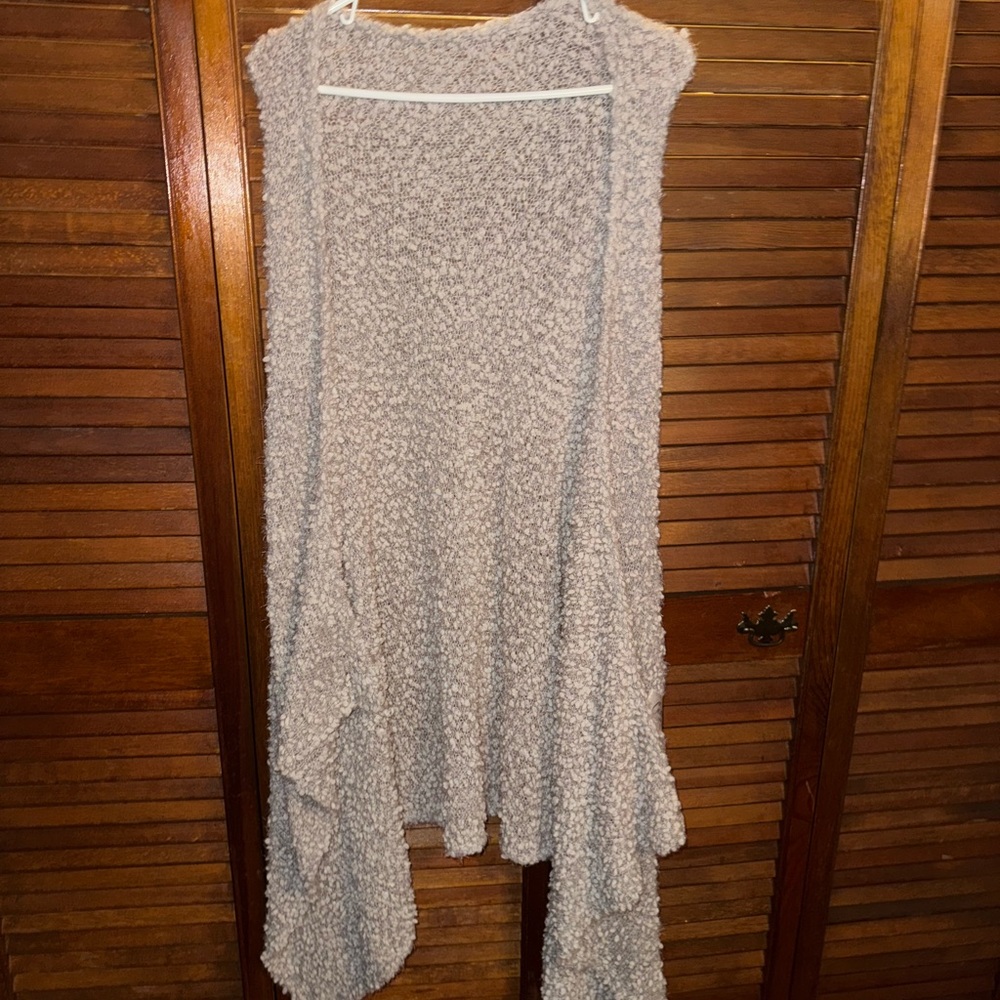 Elegant Textured Sleeveless Cardigan - Cream